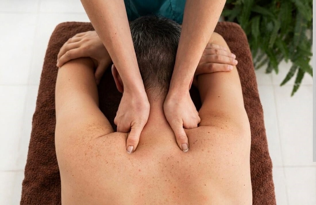 Massagem terapêutica nas costas