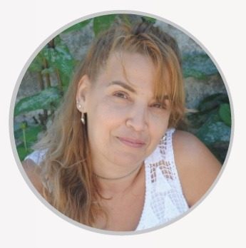Fotografia da Cecília, terapeuta certificada